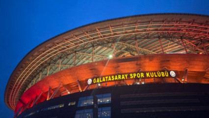 Bakanlıktan a&ccedil;ıklama! Rams Park'ta toprak kayması ve &ccedil;atlak iddiası