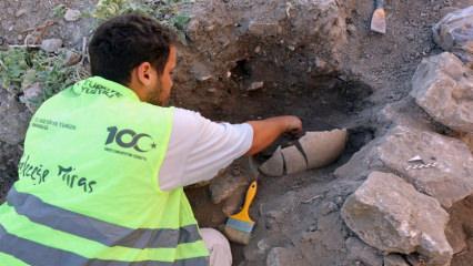 Balıkesir&rsquo;de s&uuml;rpriz keşif! 2 bin 600 yıl sonra bozulmadan ortaya &ccedil;ıkarıldı