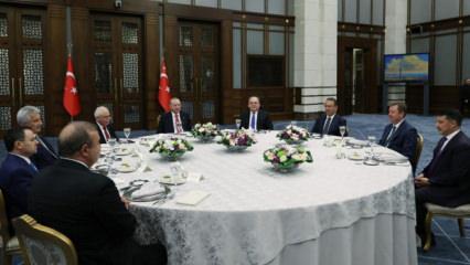 Cumhurbaşkanı Erdoğan Y&uuml;ksek Mahkeme Başkanlarıyla bir araya geldi