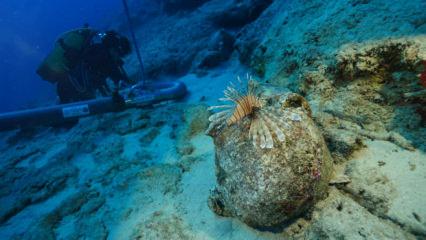 D&uuml;nyanın en eski batığı Kekova'da bulundu: Denizin dibinde 4 bin 700 yıllık sır