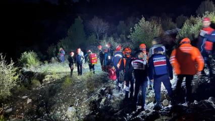 Isparta'da kanyonda mahsur kalan 14 kişilik İHH g&ouml;n&uuml;ll&uuml;lerinden 1 kişi hayatını kaybetti