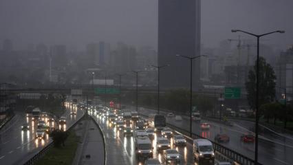 İstanbul'da sabah saatlerinde trafik yoğunluğu yaşanıyor