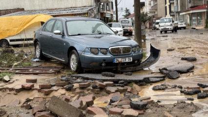 İstanbul'da sel, fırtına, felaket... En riskli il&ccedil;eler a&ccedil;ıklandı...