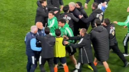 S&uuml;per Lig'de iki teknik adam birbirine girdi! Kırmızı kart &ccedil;ıktı