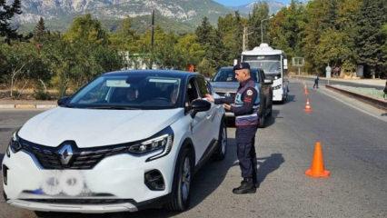 T&uuml;rkiye genelinde 25 bin kişilik dev operasyon: 912 firari yakalandı