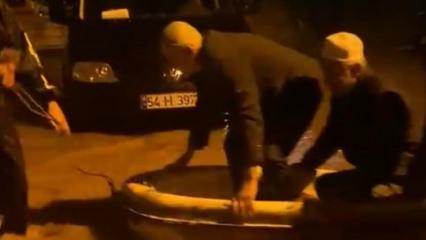 Yer: Sakarya! İmam ve cemaat camide mahsur kaldı 
