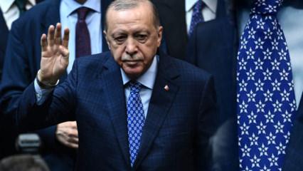 Başkan Erdoğan'ın kravatındaki detay g&uuml;ndem oldu! Sosyal medyayı salladı! Mesajı verdi