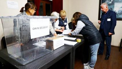 Bulgaristan liderini se&ccedil;iyor: T&uuml;rkiye'de de 18 ilde sandık kuruldu