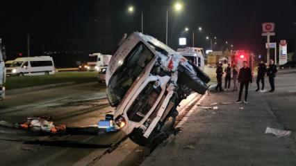 Ambulansla otomobil &ccedil;arpıştı: 6 yaralı