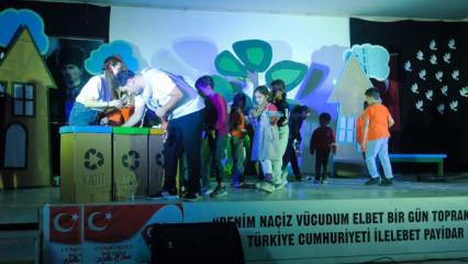 Sıfır Atık Tiyatrosu Van&rsquo;da yaklaşık 500 &ouml;ğrenciyle buluştu 