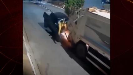 Brezilya'da dehşet anları! &Ccedil;arpışmayı son anda fark eden iş&ccedil;i &ouml;l&uuml;mden d&ouml;nd&uuml;!
