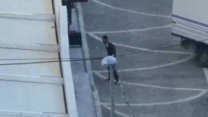 Esenyurt&rsquo;ta bir iş yerine silahlı saldırı: O anlar cep telefonu kamerasında