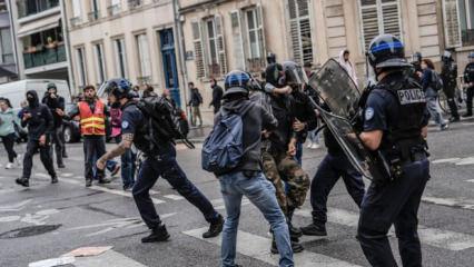 Fransa'da kritik g&uuml;n: 70 bin polis ve jandarma sahada