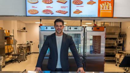 Little Caesars Pizza yeni d&ouml;nemde Din&ccedil;erler Group&rsquo;la b&uuml;y&uuml;yecek