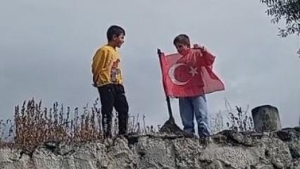 Sarıkamış'ta y&uuml;rekleri ısıtan bayrak sevdası kamerada