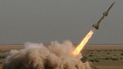 Yemen'de askeri eğitim kampına saldırı: En az 50 &ouml;l&uuml;!