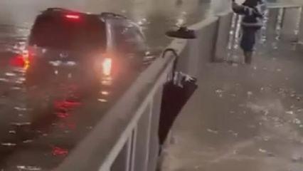 İstanbul'da yağmur etkisini artırdı! Alt ge&ccedil;idi su bastı, trafik durma noktasına geldi!