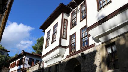 Eski T&uuml;rk inanışlarından erenler k&uuml;lt&uuml;r&uuml;ne: Safranbolu evleri asırlık geleneği yaşatıyor