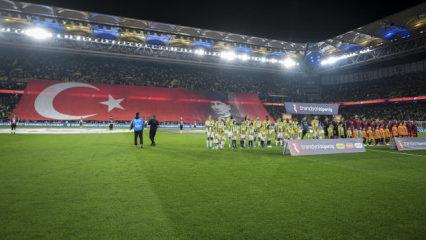 Fenerbah&ccedil;e trib&uuml;nlerinden tepki! İstifa sesleri y&uuml;kseldi