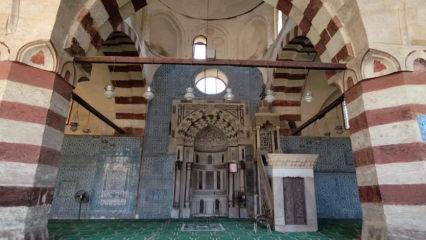 Mısır&rsquo;ın kalbinde Meml&uuml;k ve Osmanlı izlerinin buluştuğu bir eser: Mavi Cami