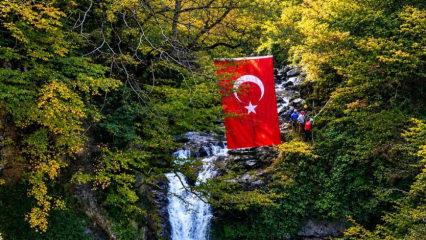 Nefes kesen 29 Ekim kutlaması! Cumhuriyet Bayramı coşkusu Akkaya Şelalesi&rsquo;ne taşındı