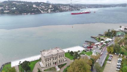 Sağanak sonrası İstanbul Boğazı ikiye b&ouml;l&uuml;nd&uuml;: Manzara havadan g&ouml;r&uuml;nt&uuml;lendi 