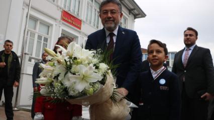 Bakan Yumaklı'dan Sapanca uyarısı! G&ouml;l k&ouml;t&uuml;ye giderse sanayi de durabilir