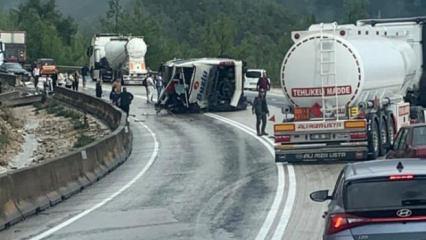 Yolcu otob&uuml;s&uuml; devrildi, can pazarı yaşandı! &Ouml;l&uuml; ve yaralılar var