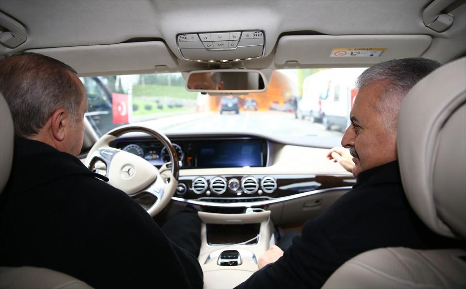 Cumhurbaşkanı Erdoğan, şoför koltuğuna geçti Resim 1