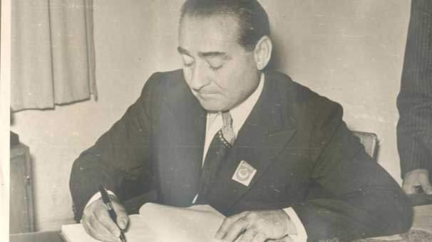 <p><strong>Atatürk'ün keşfiyle milletvekilliğine giden yol</strong><br />CHP il yönetiminde göreve başlayan Menderes, parti teşkilatını Aydın'da <a href=