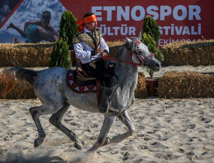 Сайт турк плей. Traditional Turkish Sport. Traditional Central Asia Fashion Photography.