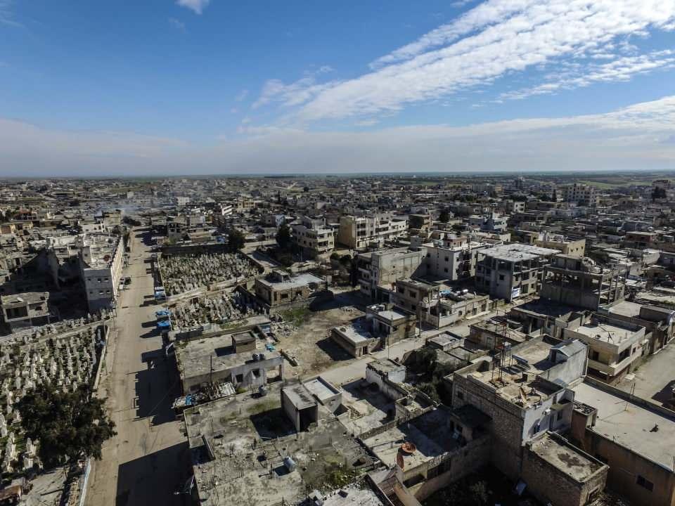 <p>İdlib kent merkezi ile yakın çevresi yoğun hedef alınan bölgeler arasında yer alıyor.</p>

<p> </p>

