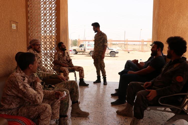 <p>Anadolu Ajansı (AA), Sirte kentini kurtarmak için Zafer Yolları Harekatı'na başlayan Libya ordusunun, Ebu Gıreyn ve Vişke bölgesindeki hazırlıklarını görüntüledi.</p>

<p> </p>

<p>Libya ordusu, Hafter milislerine karşı son dönemde üst üste başarılar elde etti. Ülkenin doğusundaki gayrimeşru silahlı güçlerin lideri Halife Hafter'e bağlı milisleri önce başkent Trablus il sınırlarının tamamından çıkaran ordu birlikleri, ardından stratejik Terhune vilayetinde ve ülkenin batısındaki Beni Velid ve Kasr bin Gaşir gibi önemli yerleşim merkezleri ile geçiş güzergahlarında hakimiyet sağladı. </p>
