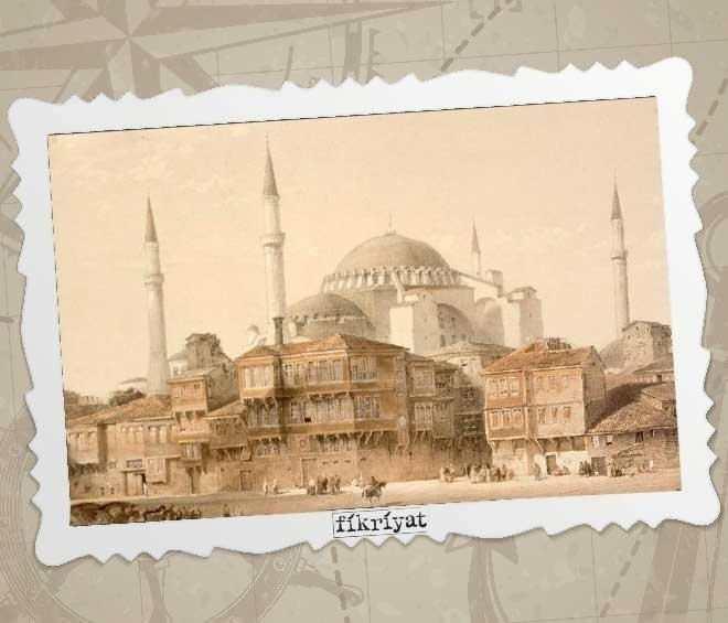 <p>AYASOFYA HİTABESİ</p>

<p>Gençler!..<br />
<br />
Ayasofya üzerinde çok lâf ettik! Ama lâfta bile onu tasarruf edebilmiş, mülkiyetimiz altına alabilmiş değiliz!<br />
<br />
Bana öyle geliyor ki, yalnız mânayı anlasak, yalnız onu yerine getirebilsek, Ayasofya'nın kapıları sabır taşı gibi çatlar, kendi kendisine açılır. İsterse açılmasın; ondan sonra herşey, küçük bir tatbikat işinden ibaret kalır.<br />
<br />
Biz kimden, neyi istiyoruz.<br />
<br />
Yemen'den Viyana'ya Fas'tan Kafkasya'ya kadar en aşağı 10 milyon kilometre kare bir zemin üzerinde... Evet, böyle bir zemin üzerinde... Atalarımızın... Ata derken halimize bakıp başımızı doğduğumuz nur insanların... Tohum atarcasına her tarafa serptiği kubbelerden birini... 700 bin kilometre kareye indikten ve bu hâlin ismine millî kurtuluş dedikten sonra... Evet, bütün bunlardan sonra... Toprağı kaybedilmiş kubbelerden birini mi istiyoruz?<br />
<br />
İnsana gülerler!.. Herhangi bir yıldızda bu türlü iddialara girişen milletleri sürecek bir tımarhane olsa, bizi oraya sürerler.<br />
<br />
Âlemde, cüceleşmiş devlerin, eski rollerini takınmasından daha çirkin bir tablo yoktur.<br />
<br />
"- Cüceleşmeyeydin! Şimdi devin hakkından nasıl bahsediyorsun?"<br />
<br />
Derler böyle insanlara ve milletlere!..<br />
<br />
Evet, sevgili gençler; bir manzumemde söylediğim gibi, kellelerimizi tırnaklarımızla yerinden söküp iki dizkapağımıza yerleştirmenin ve sonra ikinci bir başla onu seyretmenin, kısaca ulvî nefs muhasebesine girişmenin artık günü geldiğini kabul edelim ve avaz avaz haykıralım ki, bizi, şiltesi üç kıt'ayı kaplayan devi, cüceleştirdiler. Sonra ona iki santim boy ilâve edip, Batının bat pazarı veya bit pazarı elbiselerini giydirdiler. Peşinden de:<br />
<br />
"- İşte sana lâyık (özgürlük) ve (uygarlık) budur!"<br />
<br />
Dediler.<br />
<br />
Bu bakımdan Ayasofya... Bakın nedir bu bakımdan Ayasofya?<br />
<br />
Bizi bu hâle getiren, annemizin cennet kokulu başörtüsünü sarhoş kusmuğuna bez diye kullanan, ahlâkımızı Paris'in dünya çapındaki (Şabane) kerhanesinden daha aşağıya düşüren, millî kültürümüzü çöplüğe ve millî iktisadımızı kumarhaneye çeviren, zekâmızı maymunlaştıran ve kalbimizi kanserleştiren, tarihi 129 yıllık cereyanın, kendi öz evimizde, yüzümüze kapadığı oda, mukaddesat odamız...<br />
<br />
Ayasofya budur!<br />
<br />
129 yıl boyunca, dışarıdan Batı emperyalizmasının, içeriden de onların sâdık ajanları sıfatiyle kozmopolitlerin, masonların ve nihayet hepsinin birden ana sermayesi ve gönüllü fedaisi halinde, adı Türk, küfür tip ve zümrelerinin idare ettiği bu cereyan, Ayasofya'yı müzeye çevirmekle, sağlık müzelerindeki balmumundan frengili suratlar şeklinde, Türkün öz ruhunu müzeye kaldırmış oldu.</p>

<p>Kaynak: Fikriyat</p>
