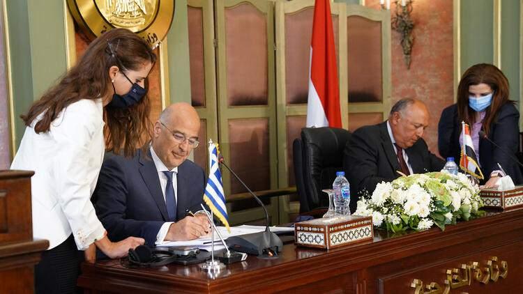 <p>YUNANİSTAN VE MISIR'IN KORSAN ANLAŞMASI</p>

<p>Yunanistan ve Mısır arasında imzalanan 'deniz yetki alanlarının sınırlandırılması anlaşması', Türkiye'nin yok sayılması nedeniyle tepki çekti. 6 Temmuz 2020 tarihinde Mısır Dışişleri Bakanı Samih Şükri ile Yunanistan Dışişleri Bakanı Nikos Dendias, başkent Kahire'de anlaşma imzaladı.</p>
