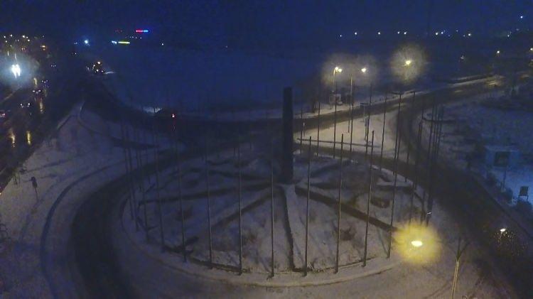 <p>İstanbul’da etkili olan kar yağışıyla birlikte kentin birçok noktası beyaza büründü.</p>
