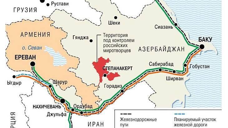 <p><strong>HARİTADAKİ HATLAR NERELERİ BİRBİRİNE BAĞLAYACAK?</strong></p>

<p>Haritaya göre siyah çizgi demiryolu hatlarını, mavi çizgi planlanan hatları, yeşil çizgi Rusya-Ermenistan-İran bağlantısını, turuncu ise, Azerbaycan-Türkiye bağlantısını gösteriyor.</p>
