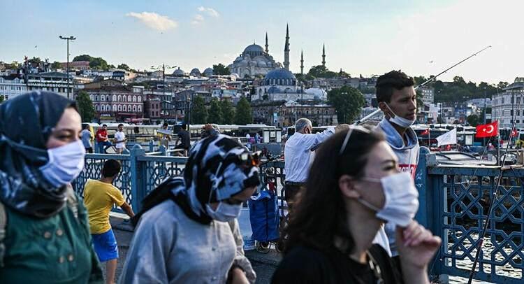 <p>İstanbul ise yüksek riskli grupta yer alırken, megakentte yaşayanlar alınan normalleşme kararları sonrası neleri yapmanın serbest nelerin yasak olduğunu araştırmaya başladı. İşte İstanbulluların merak ettiği sorunun yanıtı.</p>

<p> </p>
