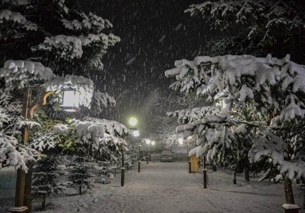 <p>KARADENİZ'DE 4 İLDE OKULLAR TATİL KARADENİZ</p>

<p>Bölgesi'nde kar yağışı nedeniyle 4 ilde toplam 9 ilçede eğitime 1 gün süreyle ara verildi. </p>
