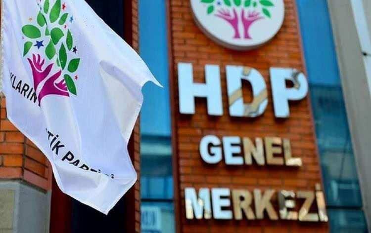 <p><strong>HDP'DEN KIŞ KARTALI OPERASYONUNA KINAMA</strong></p>

<p>Operasyona ilişkin resmi internet sitesinden bir açıklama yayımlayan HDP, harekatı kınadı.</p>
