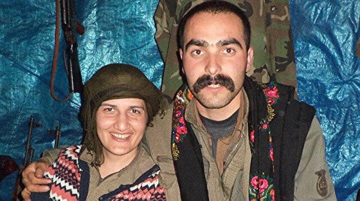 <p>HDP vekili Semra Güzel'in, PKK kamplarında sözlüsü Volkan Bora ile çektirdiği yeni fotoğraflar ortaya çıktı.</p>

<p> </p>

<p>HDP vekili Semra Güzel'in terör kampında, öldürülen teröristle fotoğrafları ortaya çıkmıştı.</p>

<p> </p>
