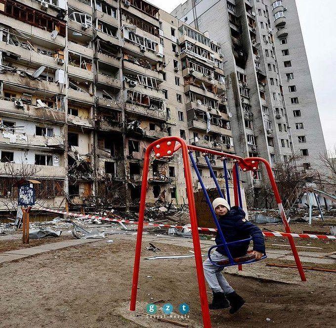 <p>Rusya'nın Ukrayna'ya yönelik askeri müdahalesi sırasında başkent Kiev’de füze isabet eden bir apartmanda oluşan hasar görüntülendi.</p>

<p> </p>
