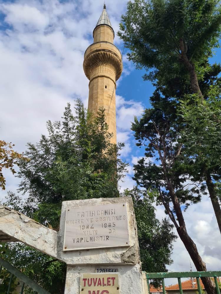 <p>Fatih Sultan Mehmet'in, 1453'te İstanbul'un fethetmesinin ardından vakfettiği eserlerden biri olan Silivri Fatih Camii, yok edilmek isteniyor.</p>
