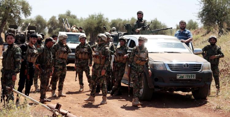 <p>SMO askerleri, ağır silahlarla karşılık vererek teröristlerin bulunduğu bölgeyi ateş altına aldı. </p>
