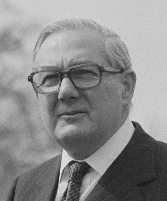 <p><strong>JAMES CALLAGHAN (1976 - 1979)</strong></p>

<p>İşçi Partisi'nden James Callaghan, 5 Nisan 1976'dan 4 Mayıs 1979'a kadar başbakanlık koltuğunda kaldı.</p>
