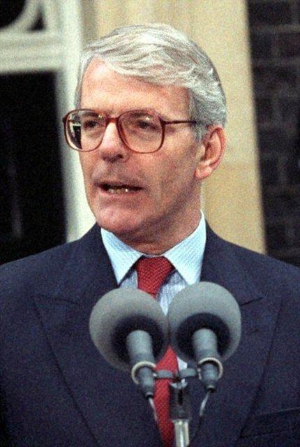 <p><strong>JOHN MAJOR (1990 - 1997)</strong></p>

<p>Muhafazakar Parti'den 28 Kasım 1990'dan 2 Mayıs 1997 tarihine kadar İngiltere başbakanlığı yaptı.</p>
