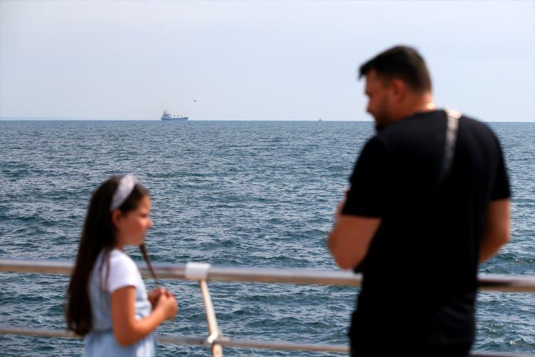 <p>Bakanlıktan yapılan açıklamada, "Razoni isimli gemi Lübnan'n Tripoli Limanı'na gitmek üzere Odessa'dan hareket etmiştir. </p>
