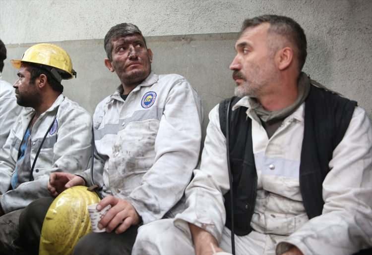 <p>Türkiye Taşkömürü Kurumu'na ait Amasra Müessese Müdürlüğü'ne bağlı maden ocağında dün akşam saatlerinde meydana gelen patlamadan iki dakikayla kurtulan 14 yıllık maden işçisi Aydın Kalaycı, yaşadıklarını anlattı. </p>
