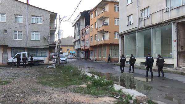 <p>Kadıköy'de 3 katlı binanın 2'inci katında patlama meydana gelmiş, patlama sonrasında alevlere teslim olan yangında 3 kişi hayatını kaybederken, 1 kişi yaralanmıştı. Patlamanın şiddeti gün aydınlanınca ortaya çıktı.</p>
