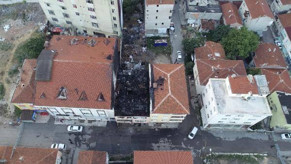 <p>Patlama, saat 19.00 sıralarında Fikirtepe Mahallesi'nde meydana geldi. 3 katlı binanın 2'inci katında patlama oldu. </p>
